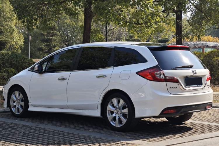 Used Honda Jade 2014 1.8L CVT Luxury Edition 5 seats
