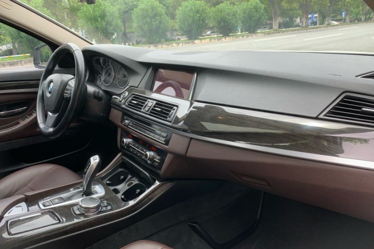 Used BMW 5 Series 2014 525Li Luxury Design Package
