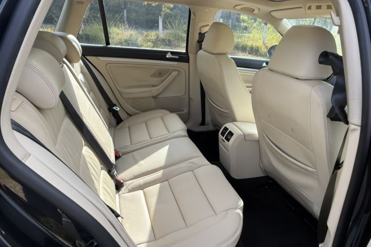 Used Volkswagen Golf 2011 1.4 TSI Luxury Touring Edition
