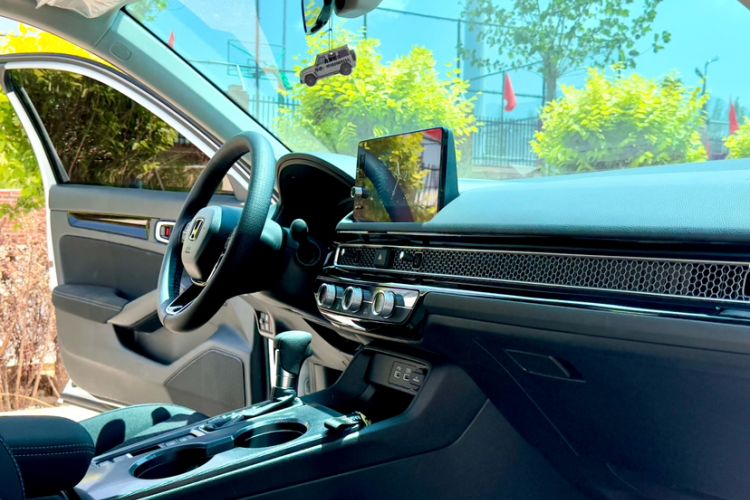 Used Honda Civic 2023 240TURBO CVT Dynamic · Center Stage Special Edition