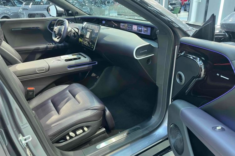 Used  07 2024 Max Extended-Range Edition
