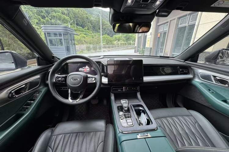 Used GAC Trumpchi GS8 2022 Dual-Engine Series 2.0TM Four-Wheel Drive Prestige Edition (6 Seats)
