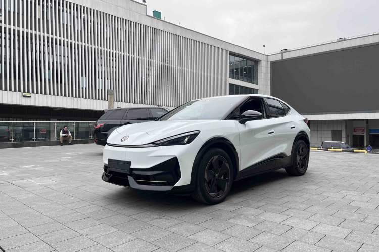 Used Volkswagen ID.UNYX 2024 Pro Long-Range Version
