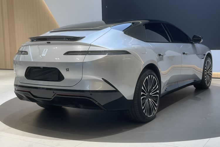 Used  12 2025 Ultra Extended-Range Edition