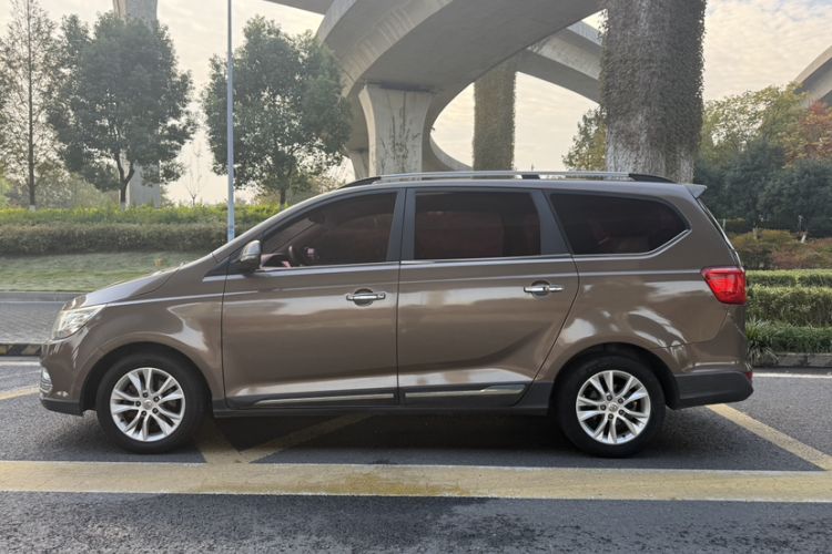 Used Baojun 730 2016 1.8L iAMT Comfort Version 7 Seats
