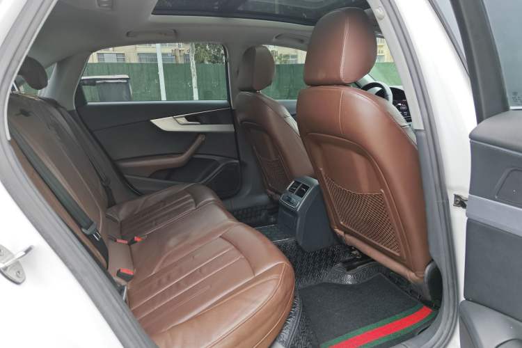 Used Audi A4L 2018 30th Anniversary Edition 40 TFSI Fashion Model
