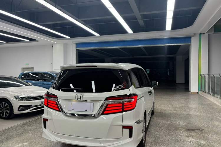 Used Honda Elysion 2016 2.4L Comfort Edition
