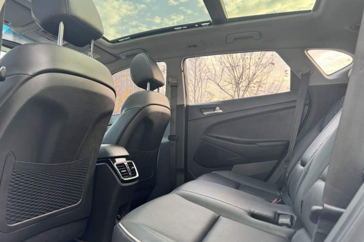 Used Hyundai Tucson 2020 280TGDi Two-Wheel-Drive GLS Fashion Edition China VI Standard
