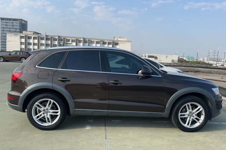 Used Audi Q5 2018 Collector's Edition 40 TFSI Technology Model
