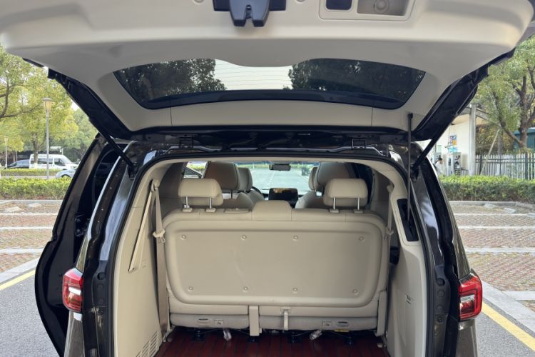 Used Buick GL8 2021 Land Cruiser Executive 652T Premium Model
