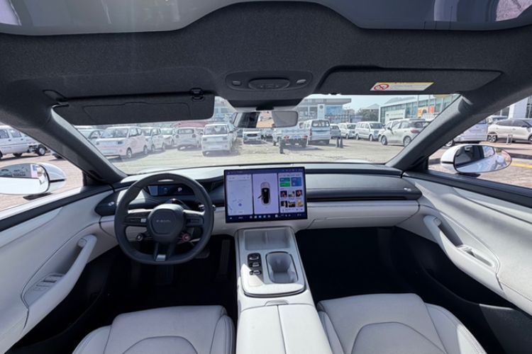 Used  SU7 2024 Rear-Drive Ultra-Long Range Advanced Pro-Level Intelligent Driving Version
