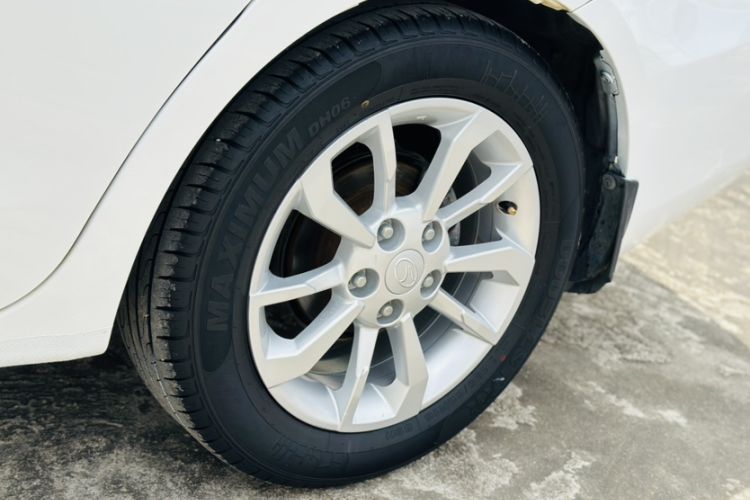 Used Soueast A5 Wing Dance 2019 1.5L Manual Luxury Version China V Standard
