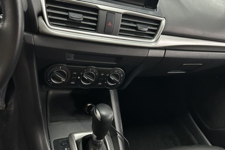 Used Mazda Mazda 3 Axela 2017 Sedan 1.5L Automatic Comfort Model Emission Standard China V
