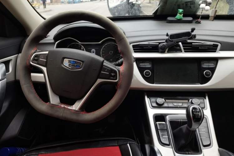 Used Geely Auto Emgrand X7 Sport 2018 1.8TD Manual Two-Wheel Drive Zhiya Model
