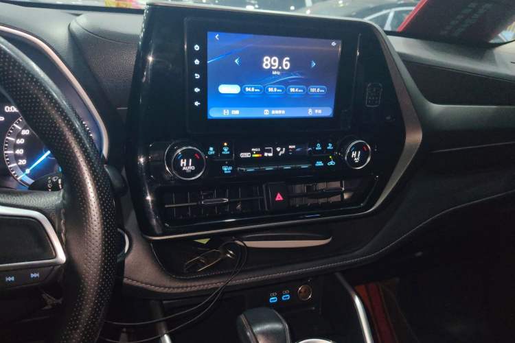 Used Toyota Highlander 2022 Dual-Engine 2.5L 4x4 Elite Edition 7-Seater
