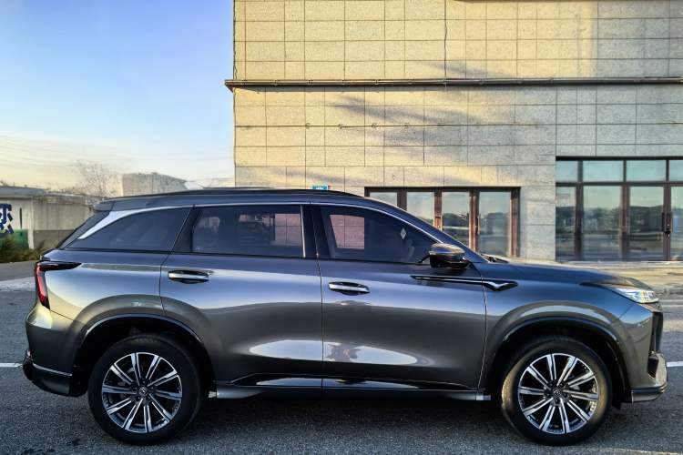 Used Changan CS75 PLUS 2023 3rd Generation 1.5T Automatic Prestige Model
