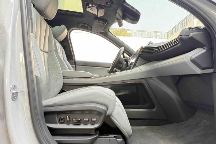 Used Nio ES8 2020 580 km Range Signature Edition Six-Seater Version
