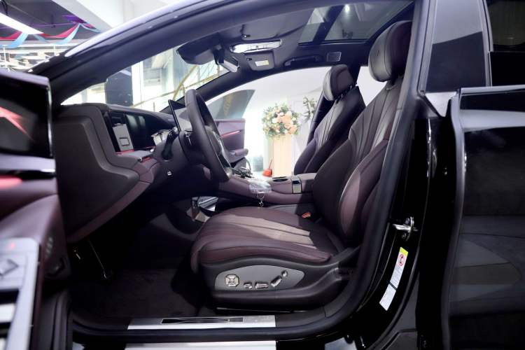 Used Denza Z9GT 2024 1100 4x4 Max First Edition
