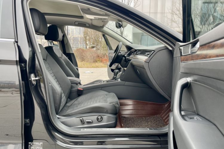 Used Volkswagen Magotan 2018 330TSI DSG Luxury Model
