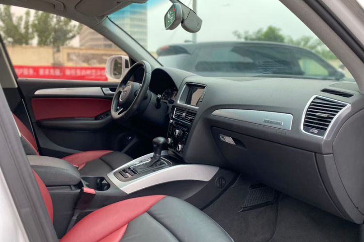 Used Audi Q5 2017 Plus 40 TFSI Technology Model