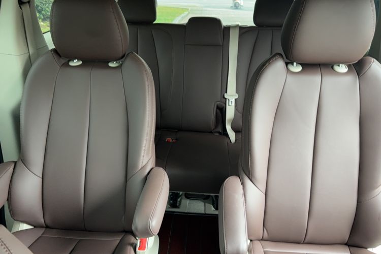 Used Buick GL8 2021 Land Cruiser Executive Class 652T Comfort Model
