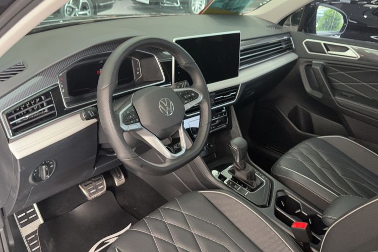 Used Volkswagen Tiguan L 2024 330TSI Automatic Two-Wheel Drive R-Line Enhanced Edition
