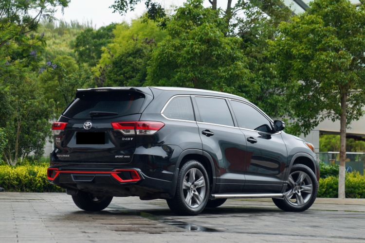 Used Toyota Highlander 2018 2.0T Four-Wheel Drive Prestige Version 7 Seats China V Emission Standard
