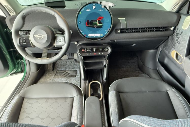 Used  Electric MINI COOPER 2024 452km COOPER SE Artist
