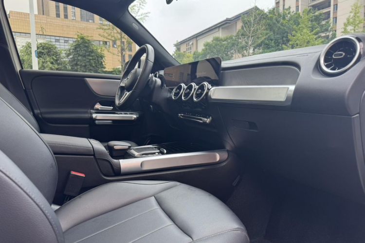 Used Mercedes-Benz GLB 2022 Second Facelift GLB 200 Fashion Edition
