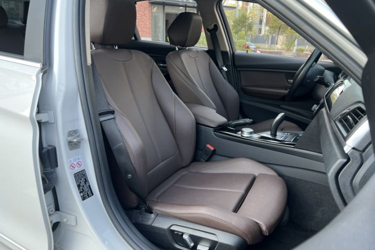 Used BMW 3 Series 2019 320Li Fashion Model
