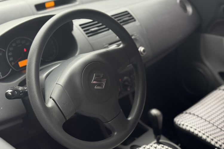 Used Suzuki Swift 2013 1.5L Automatic Standard Edition
