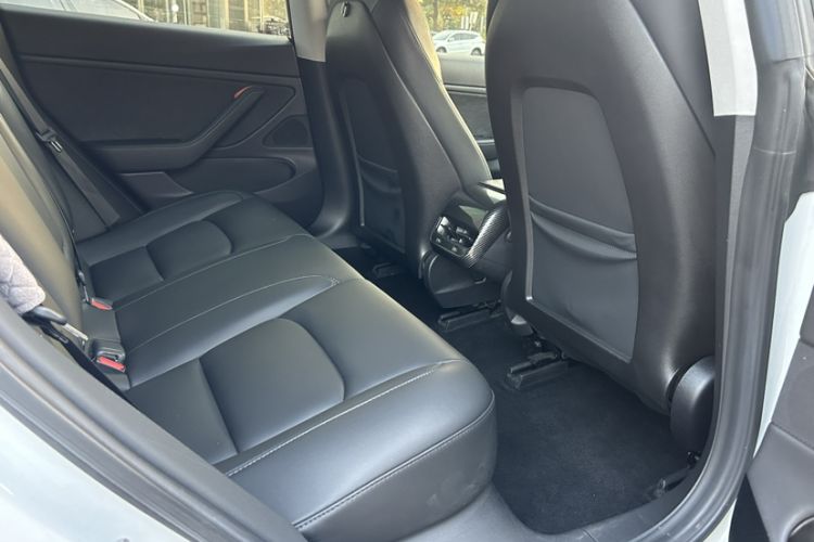 Used Tesla Model 3 2019 Long-Range Rear-Wheel-Drive Version
