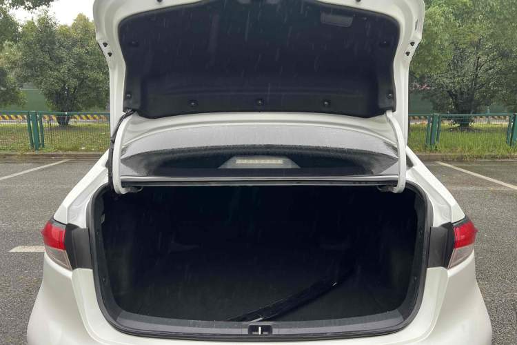 Used Toyota Levin 2019 Dual-Engine 1.8H E-CVT Tech Edition China VI Standard
