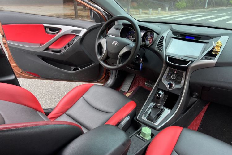 Used Hyundai Elantra 2015 1.6L Automatic Fashion Model
