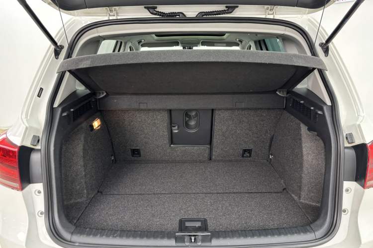 Used Volkswagen Tiguan 2015 1.8TSI Automatic All-Wheel-Drive Luxury Model
