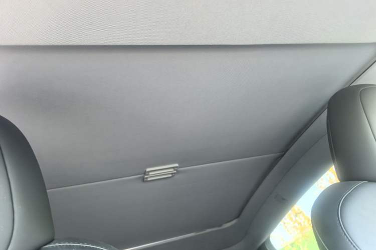 Used Tesla Model Y 2023 Long-Range All-Wheel-Drive Version
