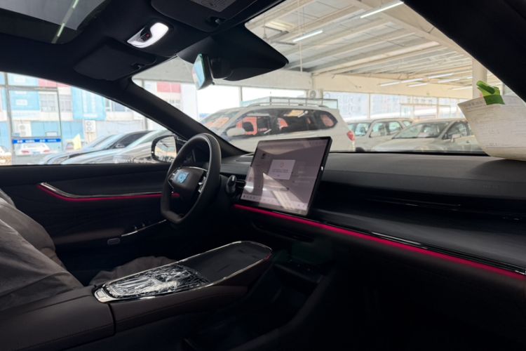 Used  A07 2025 Blue Whale Range-Extending Version 230 Flagship Model
