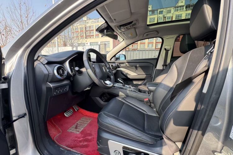 Used Wey VV6 2018 2.0T Two-Wheel-Drive Ultra-Luxury Version China V Standard
