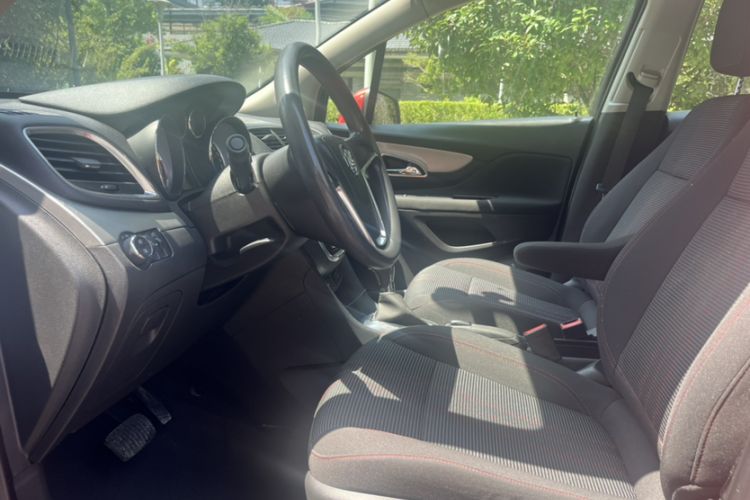 Used Buick Encore 2015 1.4T Automatic Two-Wheel Drive Urban Elite Version
