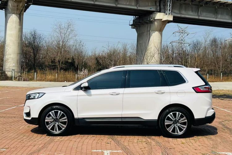 Used Ford Edge 2021 PLUS EcoBoost 245 Two-Wheel-Drive Platinum Edition 5 Seats
