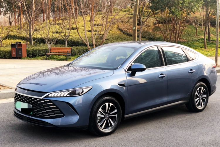 Used BYD Qin PLUS 2025 DM-i Smart Drive 120KM Superior Model
