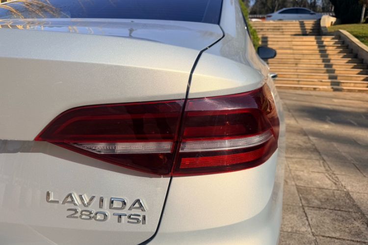 Used Volkswagen Lavida 2021 280TSI DSG Luxury Edition
