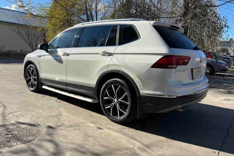 Used Volkswagen Tiguan L 2019 330TSI Automatic Two-Wheel Drive Smart Luxury Version China VI Standard
