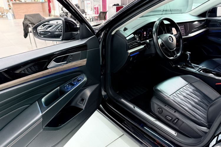 Used Volkswagen Passat 2019 330TSI Luxury Edition China VI Standard
