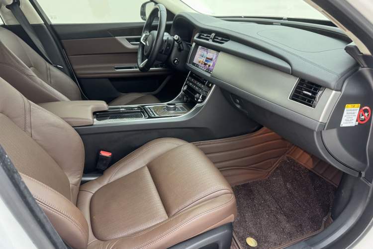 Used Jaguar XFL 2018 XFL 2.0T 250 PS Luxury Edition
