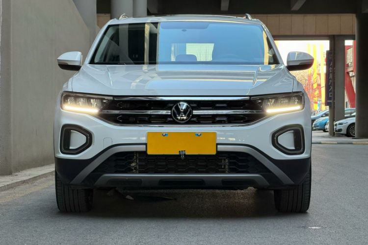 Used Volkswagen T-ROC 2024 300TSI DSG Two-Wheel-Drive Chen Guang Edition
