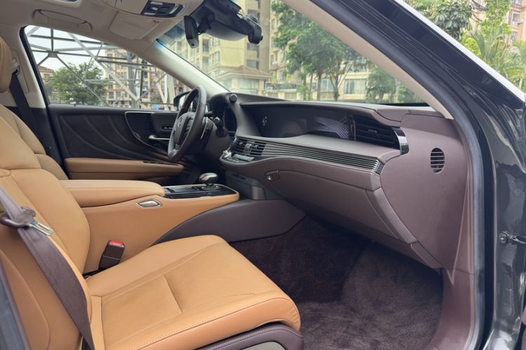 Used Lexus LS 2020 500h Excellence Edition China VI standard