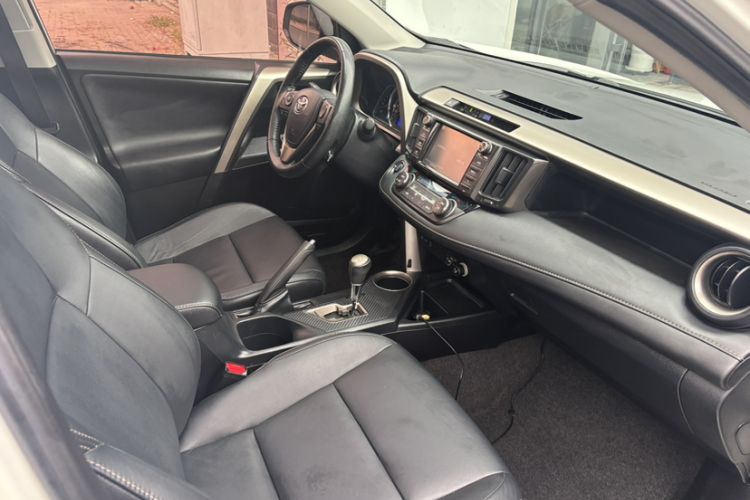 Used Toyota RAV4 2015 2.0L CVT Four-Wheel Drive New Edition
