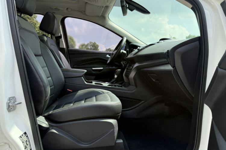 Used Ford Kuga 2017 EcoBoost 180 Two-Wheel-Drive Platinum Edition
