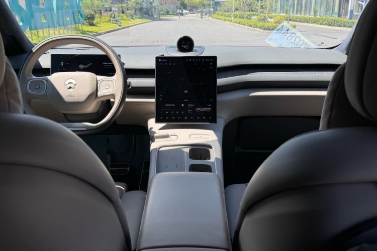 Used Nio ES8 2023 75 kWh Executive Edition
